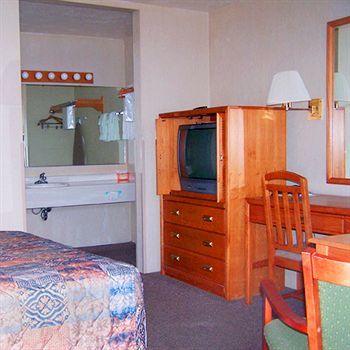 Main Motel - An Independent Magnuson Hotel 일리 외부 사진